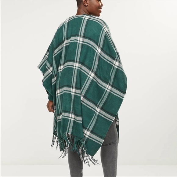 Lane Bryant Green Plaid Fringe Flannel Scarf Wrap Poncho - Picture 3 of 9